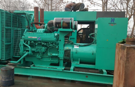 昌黎发电机组如何判断水冷式机油散热器内部是否需要清洗？